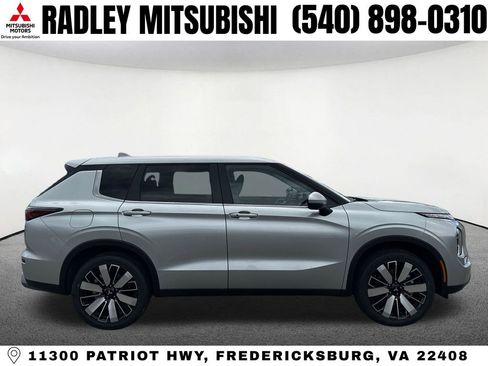 New 2026 Mitsubishi Outlander SE image 21