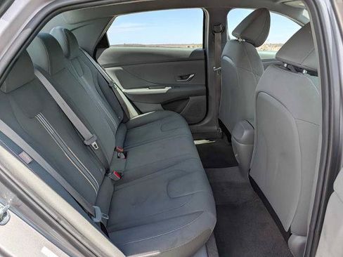 Used 2024 Hyundai Elantra SEL FWD image 18