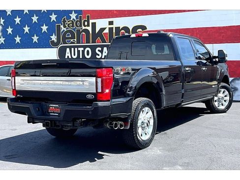 Used 2022 Ford F350 Platinum AWD/4WD image 2