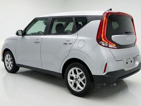 Used 2025 Kia Soul LX w/ LX Technology Package image 6