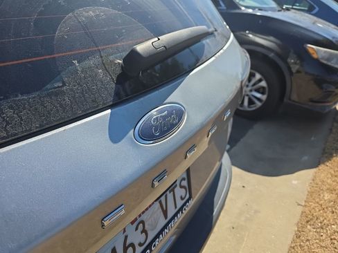 Used 2022 Ford Escape S image 5