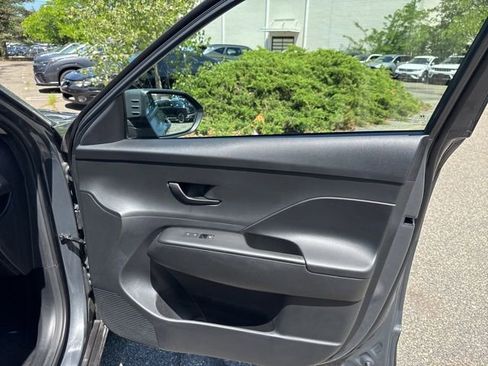 Used 2024 Hyundai Kona SEL AWD/4WD image 30