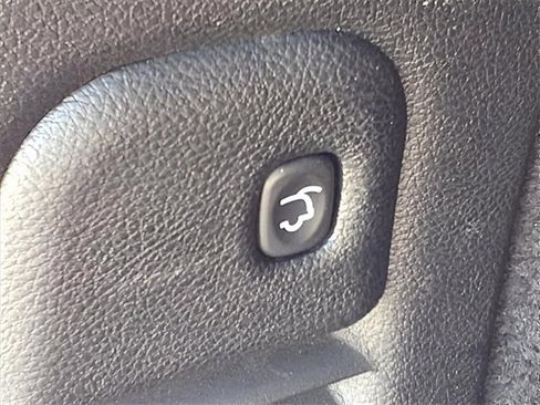 Used 2023 Dodge Durango GT image 28