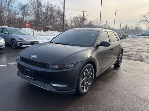 Used 2022 Hyundai Ioniq 5 SE image 3