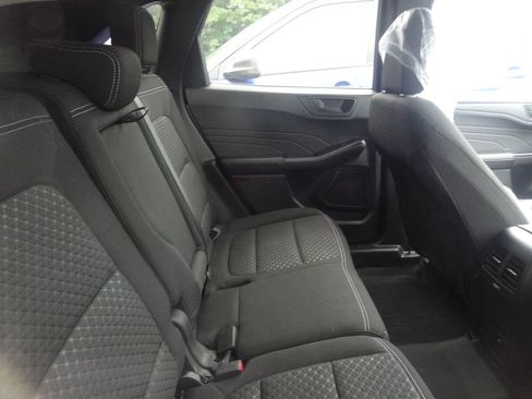 Used 2023 Ford Escape Active w/ Tech Pack #1 AWD/4WD image 8