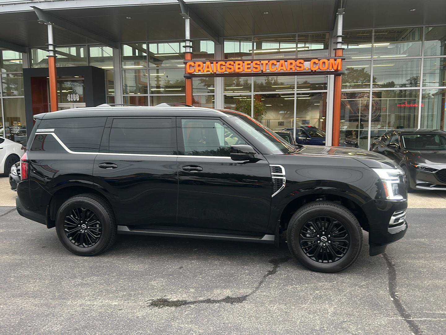 Used 2025 Nissan Armada Platinum w/ Convenience Package AWD/4WD image 2