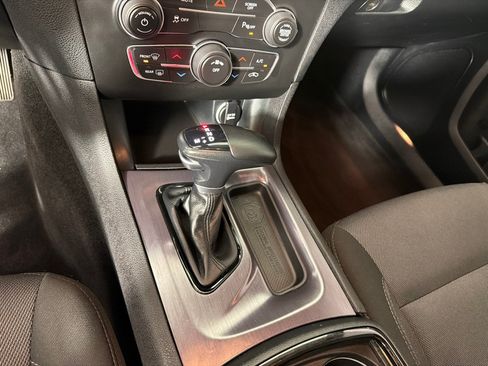 Used 2018 Dodge Charger SXT w/ Blacktop Package RWD image 17
