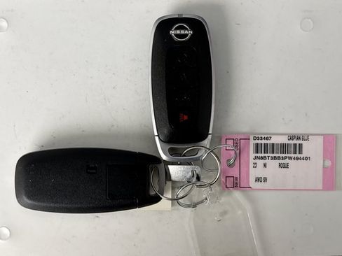 Used 2023 Nissan Rogue SV AWD/4WD image 10