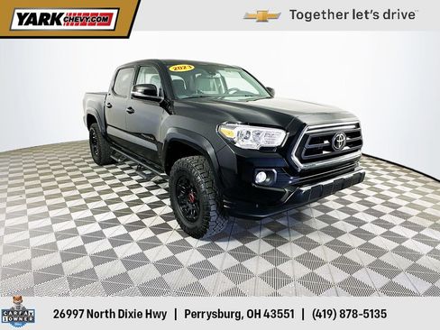Used 2023 Toyota Tacoma SR5 w/ Technology Package AWD/4WD image 1