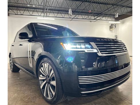 Used 2023 Land Rover Range Rover SV AWD/4WD image 6