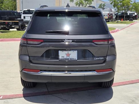 New 2025 Jeep Grand Cherokee Limited image 4