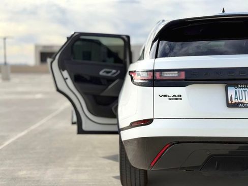 Used 2018 Land Rover Range Rover Velar R-Dynamic SE AWD/4WD image 8