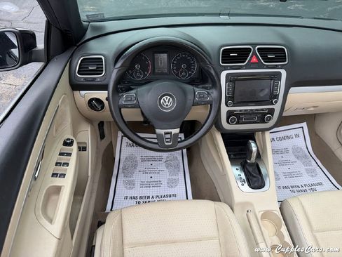 Used 2012 Volkswagen Eos Komfort FWD image 21