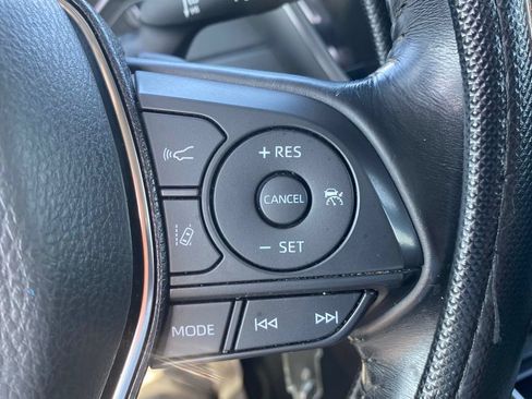 Used 2020 Toyota Camry SE FWD image 27