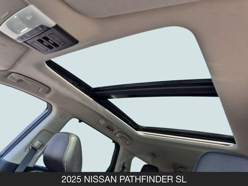 Used 2025 Nissan Pathfinder SL w/ SL Premium Package FWD image 16