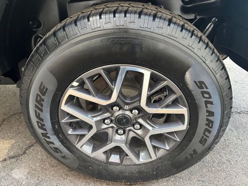 Used 2025 Jeep Wrangler Sahara image 30