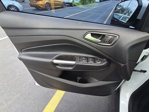 Used 2019 Ford Escape SEL FWD image 12
