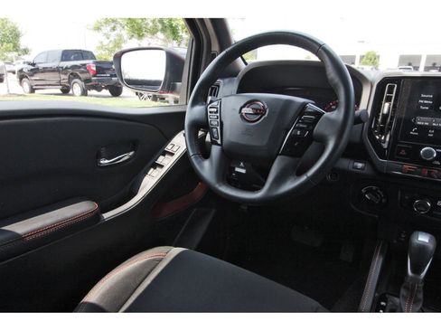 Certified 2025 Nissan Frontier PRO-4X w/ Pro Convenience Package AWD/4WD image 12