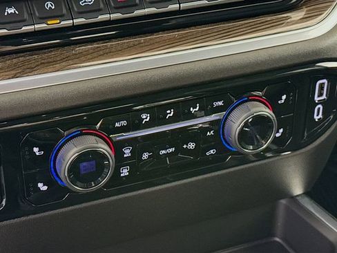 Used 2026 Chevrolet Silverado 1500 LT w/ Leather Package image 22