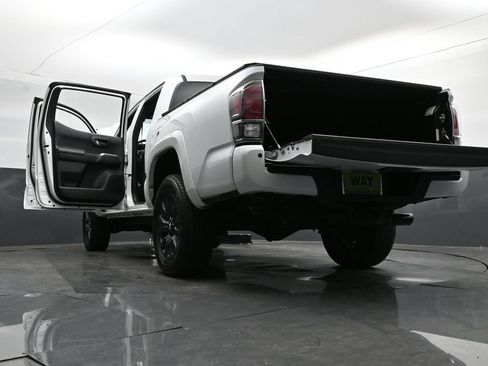 Used 2023 Toyota Tacoma Limited AWD/4WD image 39