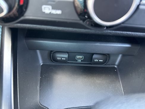 Used 2022 Kia Soul LX FWD image 28