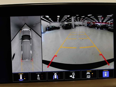 Used 2023 Chevrolet Tahoe Premier AWD/4WD image 39