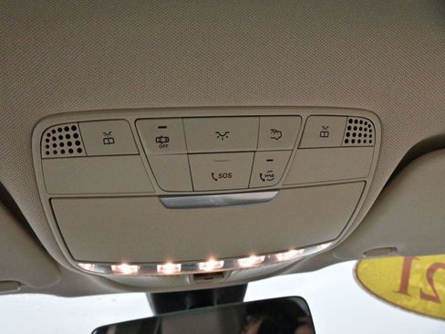 Used 2021 Mercedes-Benz GLC 300 4MATIC image 27