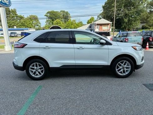 Certified 2024 Ford Edge SEL w/ Convenience Package AWD/4WD image 2