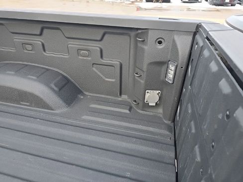 Used 2022 GMC Sierra 2500 SLE w/ SLE Convenience Package image 6