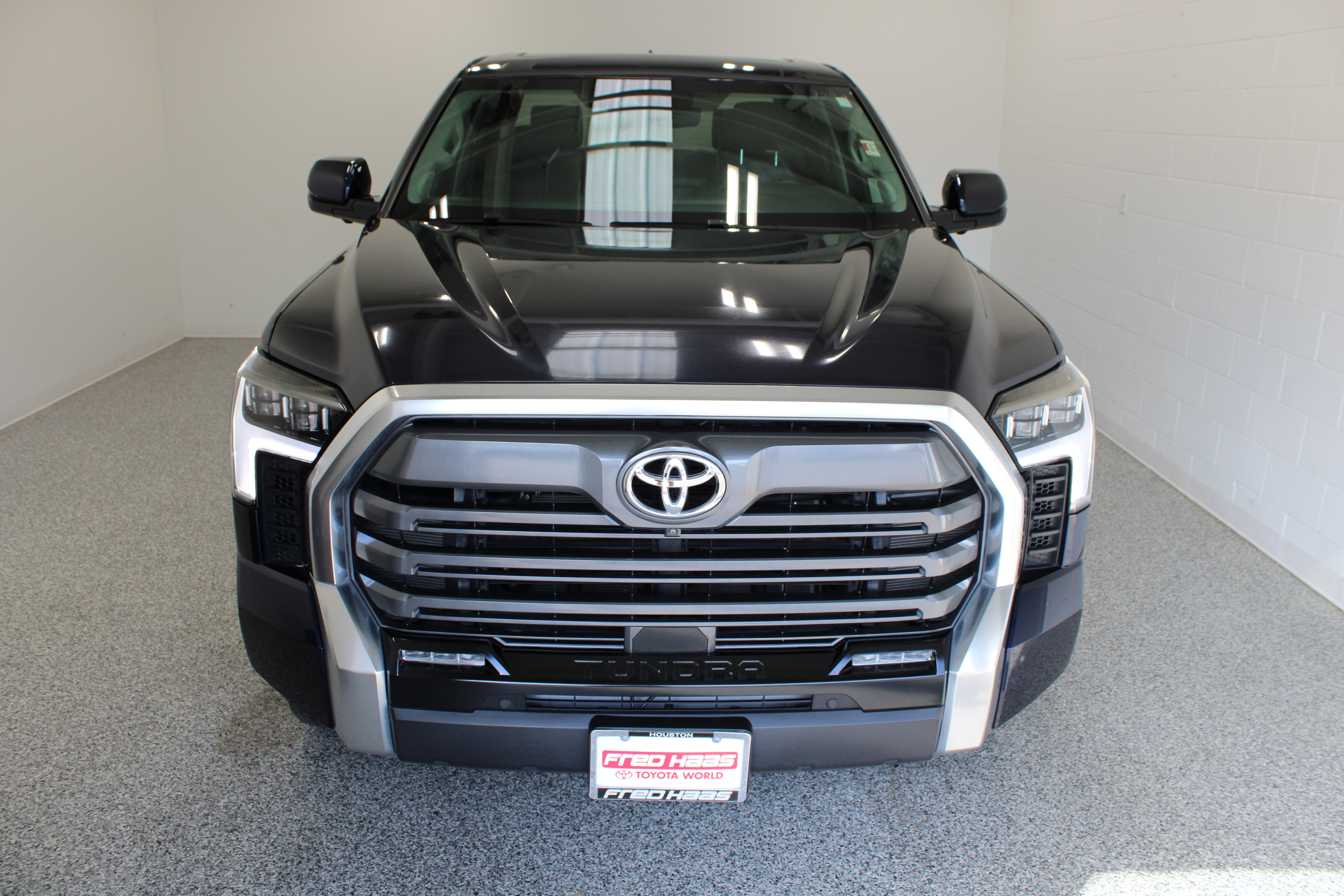 Used 2023 Toyota Tundra Limited RWD image 3