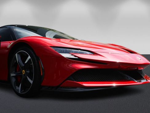 Used 2021 Ferrari SF90 Stradale AWD/4WD image 9
