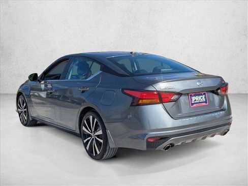 Used 2022 Nissan Altima 2.5 SR FWD image 8