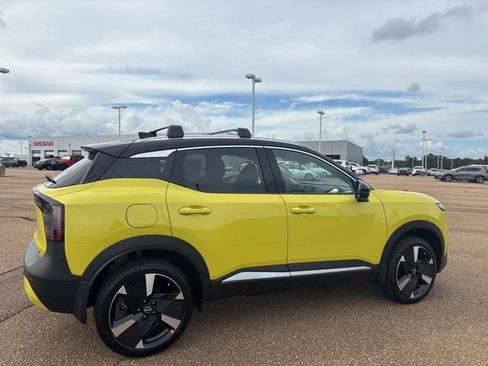 New 2026 Nissan Kicks SR image 4