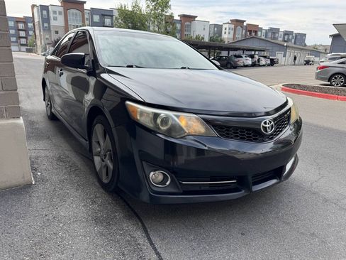 Used 2012 Toyota Camry SE FWD image 8