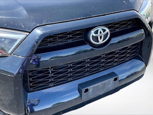 Used 2017 Toyota 4Runner SR5 Premium AWD/4WD image 28