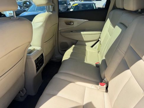 Used 2015 Nissan Murano Platinum w/ Platinum Technology Package AWD/4WD image 9