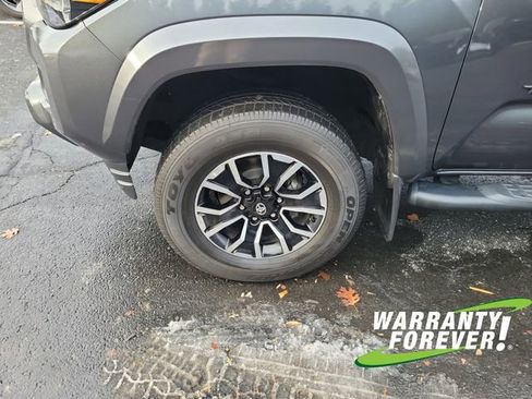 Used 2022 Toyota Tacoma TRD Sport image 18