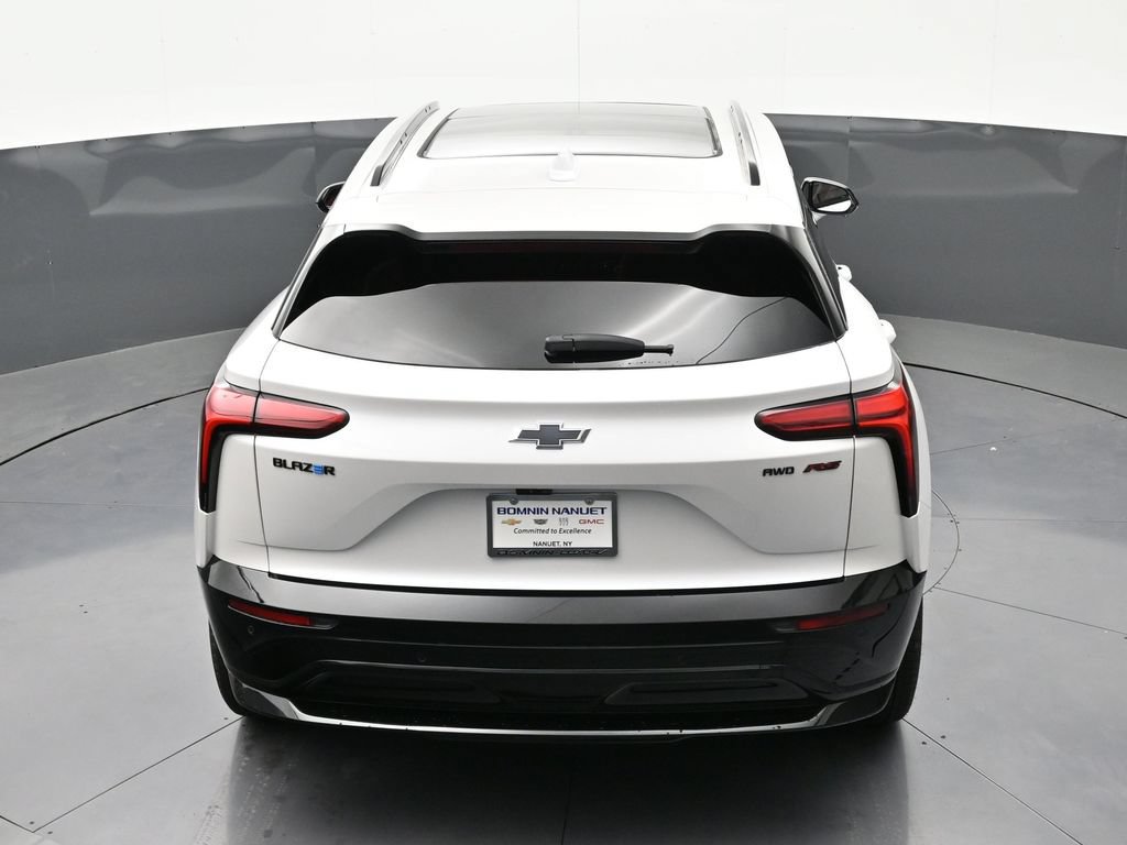 Used 2025 Chevrolet Blazer EV RS w/ Super Cruise Package AWD/4WD image 19