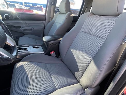 Used 2015 Toyota Tacoma 4x4 Double Cab w/ TRD Off-Road Package image 13