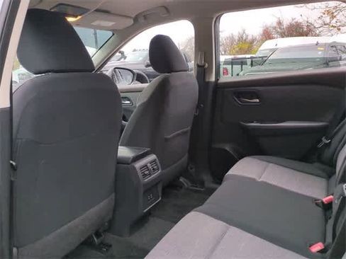 Used 2023 Nissan Rogue SV image 19