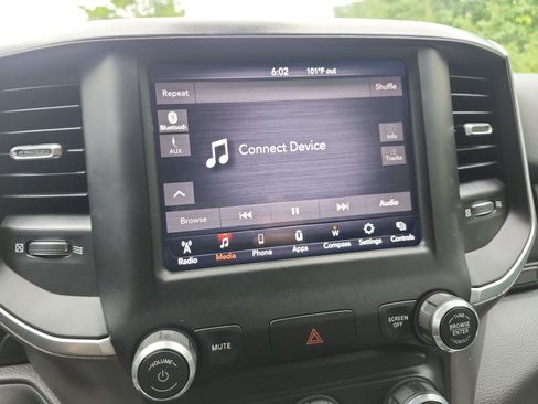 Used 2019 RAM 1500 Big Horn AWD/4WD image 17