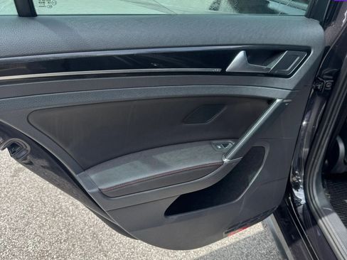 Used 2016 Volkswagen GTI SE FWD image 9