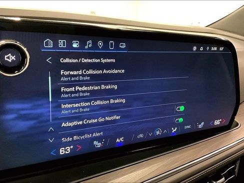 Used 2025 Chevrolet Suburban Z71 image 39