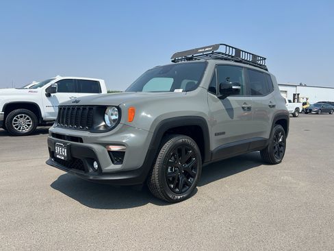 Used 2022 Jeep Renegade Altitude w/ Convenience Group AWD/4WD image 1