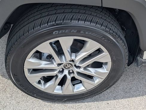Used 2021 Toyota RAV4 XLE Premium AWD/4WD image 24