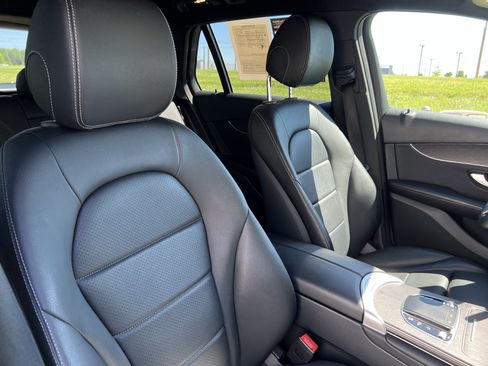 Used 2022 Mercedes-Benz GLC 300 4MATIC image 35