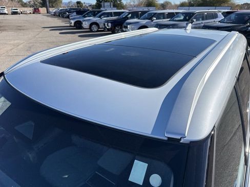 New 2025 Mitsubishi Outlander SEL image 9