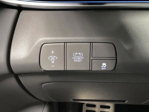 New 2025 Hyundai Elantra SEL image 23