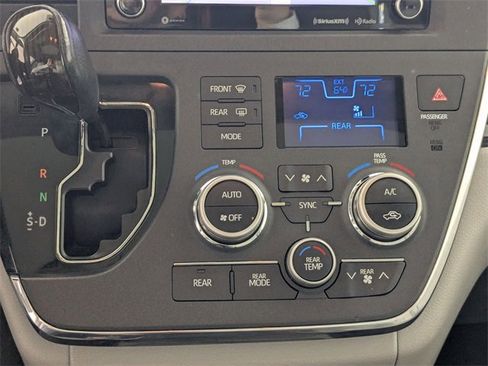 Used 2018 Toyota Sienna XLE w/ XLE Navigation Package image 22