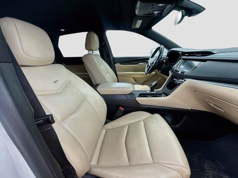 Used 2019 Cadillac XT5 FWD image 30